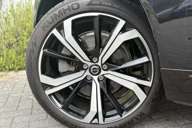 Volvo XC60 (2022) thumbnail 4