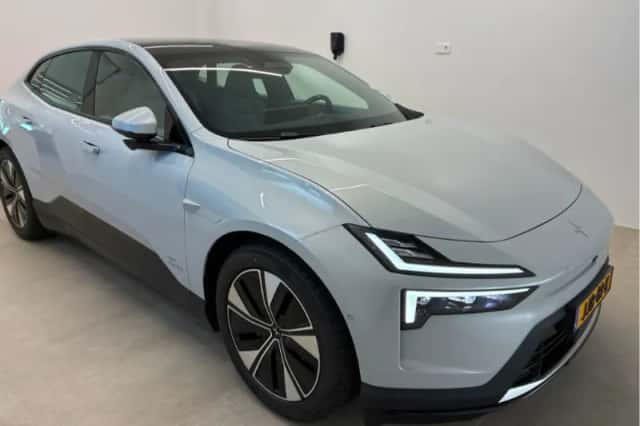 Polestar 4 (2025) thumbnail 2