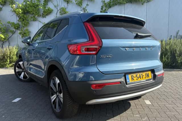Volvo XC40 (2022) thumbnail 3