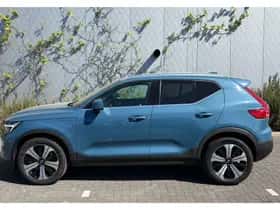 Volvo XC40 thumbnail 3