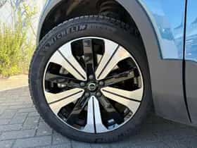Volvo XC40 thumbnail 4