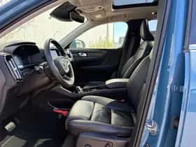 Volvo XC40 thumbnail 5