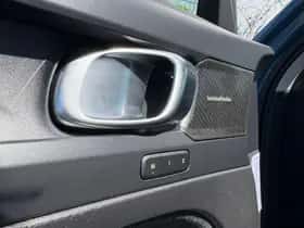 Volvo XC40 thumbnail 7