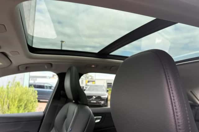 Volvo XC60 (2023) thumbnail 6
