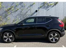 Volvo XC40 thumbnail 2