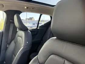 Volvo XC40 thumbnail 9