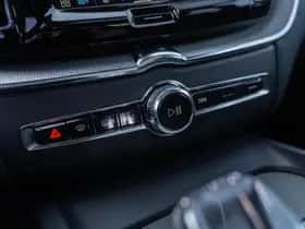 Volvo XC60 (2025) thumbnail 37