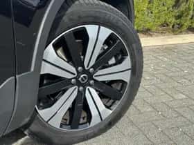 Volvo XC40 thumbnail 5