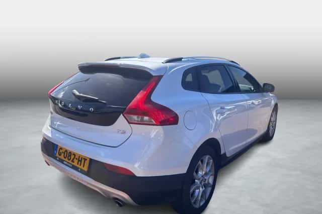 Volvo V40 (2019) thumbnail 2