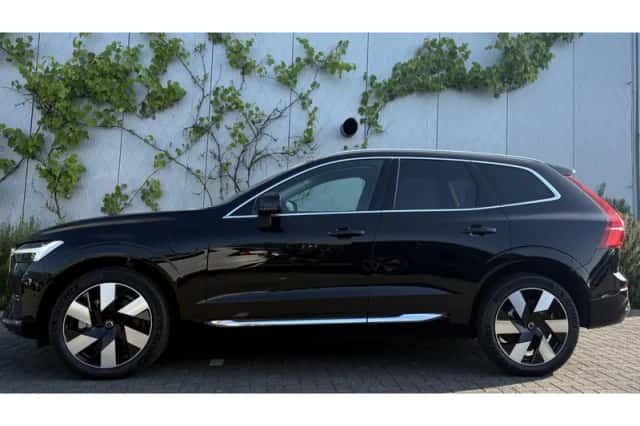 Volvo XC60 (2025) thumbnail 2