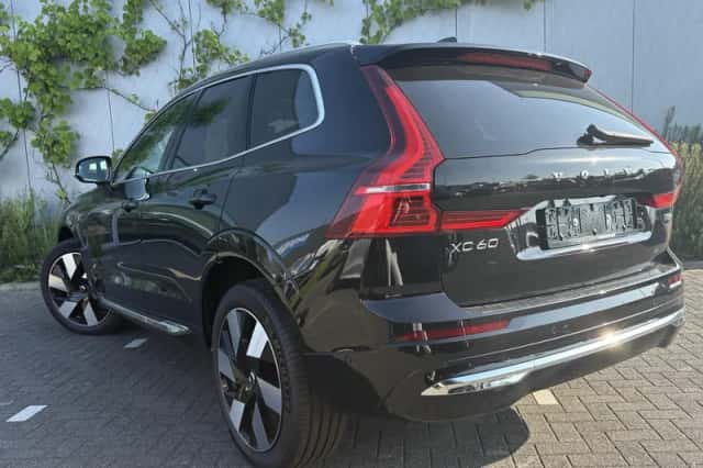 Volvo XC60 (2025) thumbnail 3