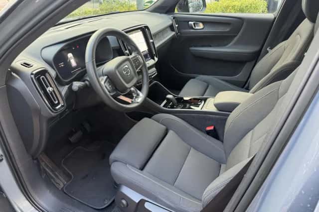 Volvo XC40 (2023) thumbnail 5