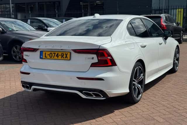 Volvo S60 (2020) thumbnail 2