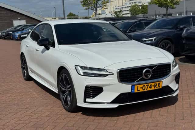Volvo S60 (2020) thumbnail 3