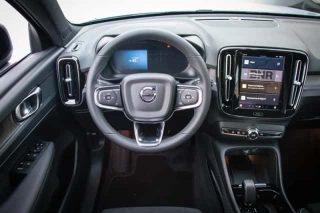 Volvo XC40 (2024) thumbnail 2