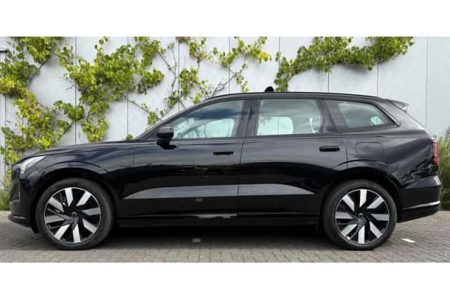 Volvo EX90 (2025) thumbnail 2