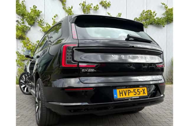 Volvo EX90 (2025) thumbnail 3