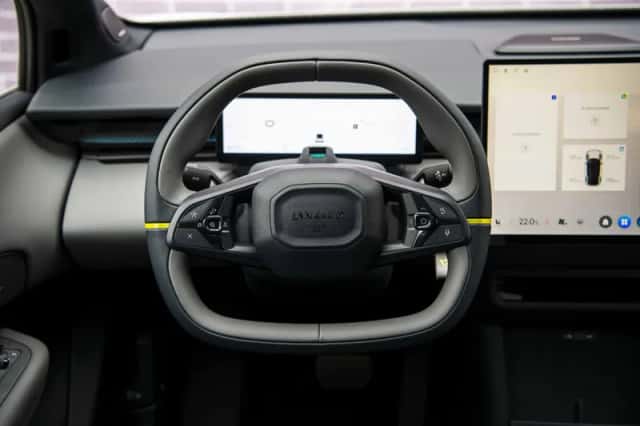 Lynk & Co 02 (2026) thumbnail 3