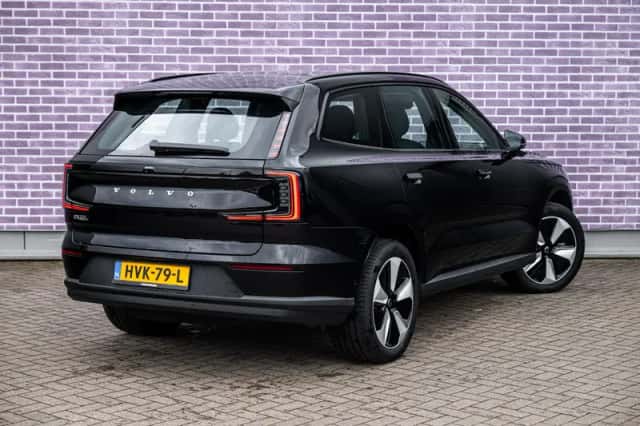 Volvo EX90 (2025) thumbnail 16
