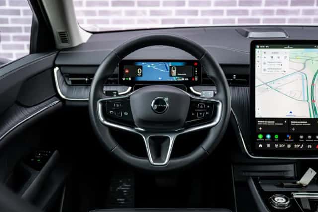 Volvo EX90 (2025) thumbnail 3