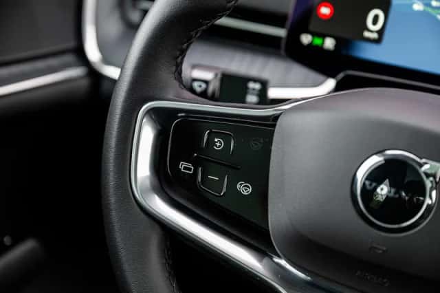 Volvo EX90 (2025) thumbnail 27
