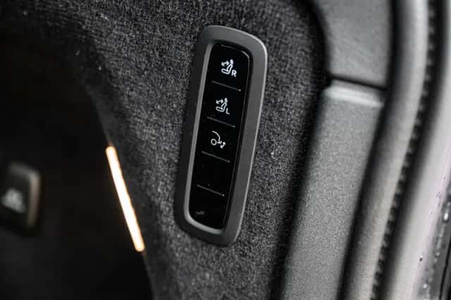 Volvo EX90 (2025) thumbnail 34