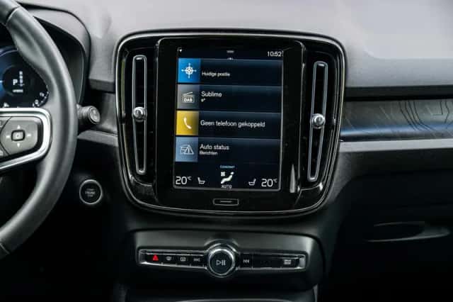 Volvo XC40 (2022) thumbnail 13