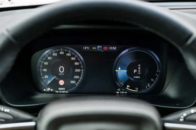 Volvo XC40 (2022) thumbnail 14