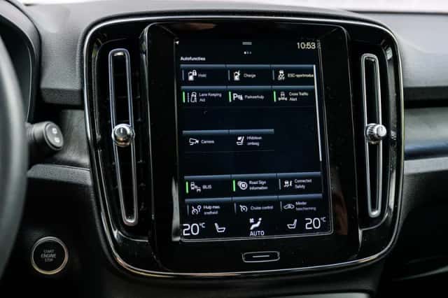Volvo XC40 (2022) thumbnail 20