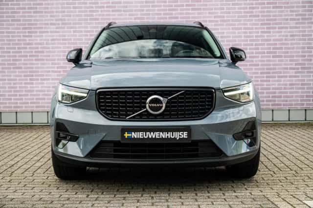 Volvo XC40 (2022) thumbnail 10