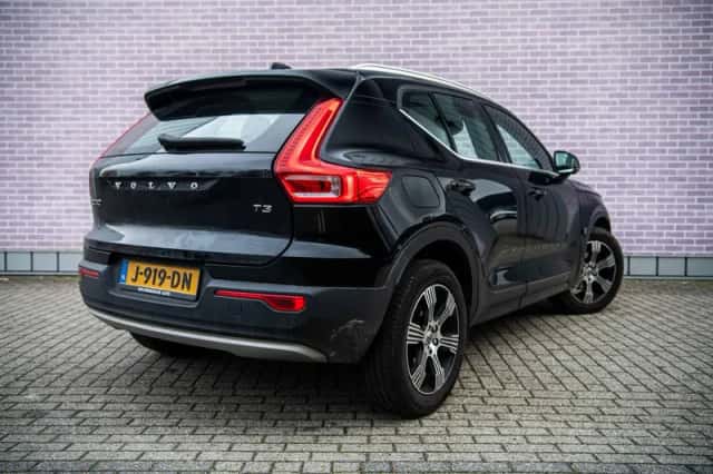 Volvo XC40 (2020) thumbnail 2