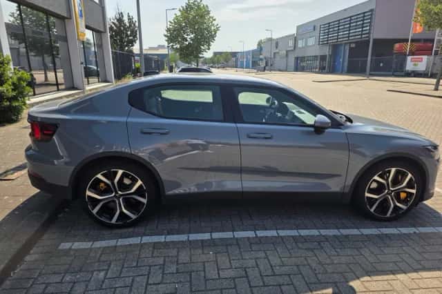 Polestar 2 (2021) thumbnail 3