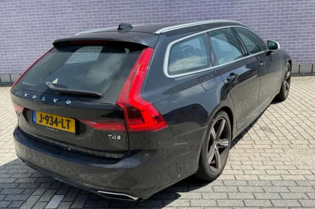 Volvo V90 (2019) thumbnail 2