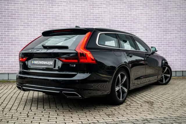 Volvo V90 (2019) thumbnail 2