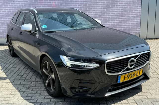 Volvo V90 (2019) thumbnail 3
