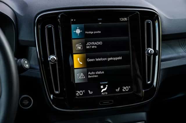 Volvo XC40 (2022) thumbnail 18