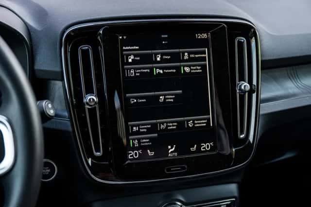 Volvo XC40 (2022) thumbnail 19
