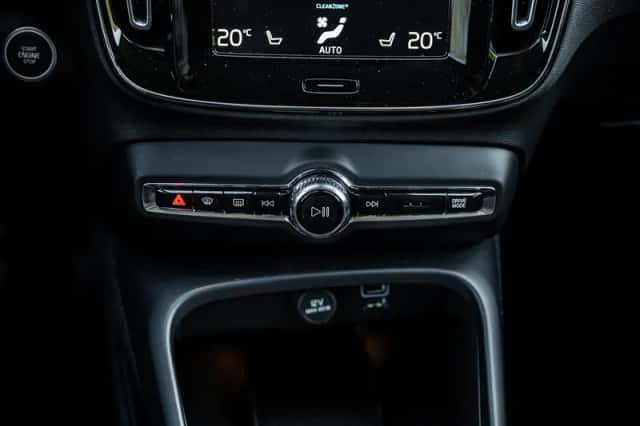 Volvo XC40 (2022) thumbnail 21