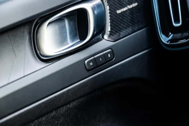 Volvo XC40 (2022) thumbnail 23
