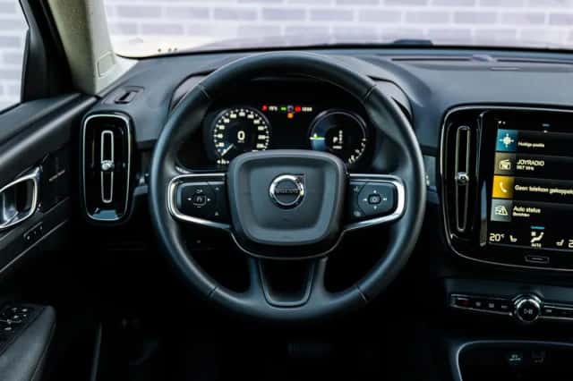 Volvo XC40 (2022) thumbnail 4