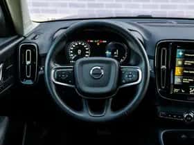 Volvo XC40 thumbnail 4