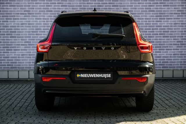 Volvo XC40 (2022) thumbnail 10