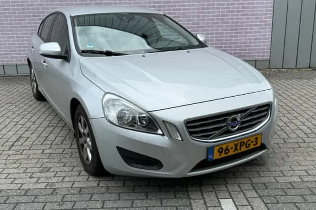 Volvo S60 (2012) thumbnail 3