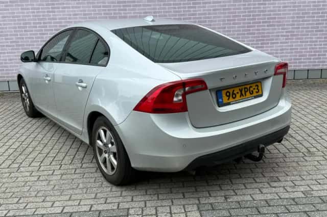 Volvo S60 (2012) thumbnail 4