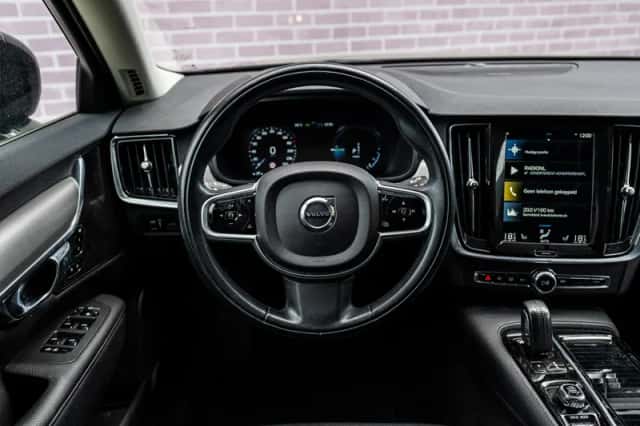 Volvo V90 (2021) thumbnail 3