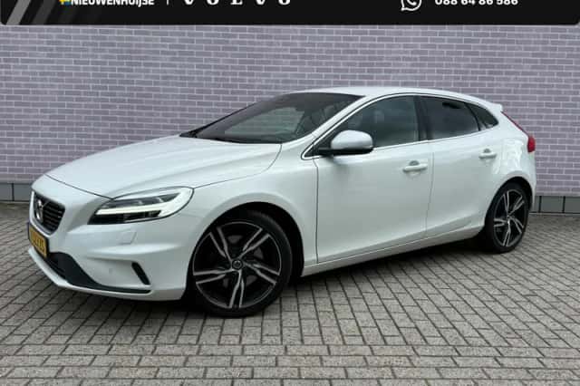 Volvo V40 (2017) thumbnail 1