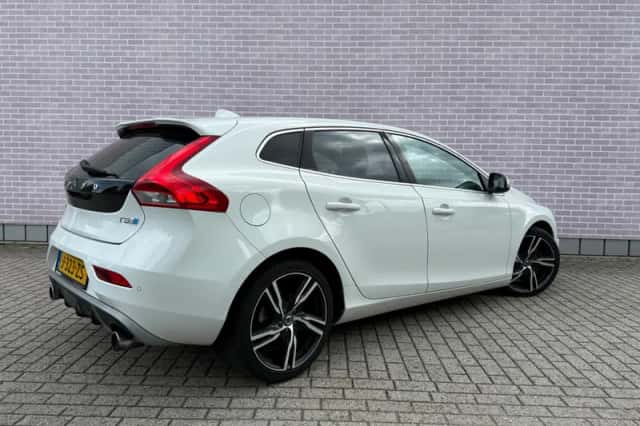 Volvo V40 (2017) thumbnail 2