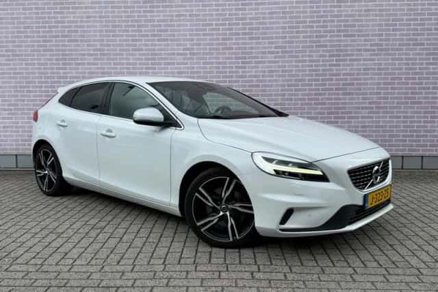 Volvo V40 (2017) thumbnail 3