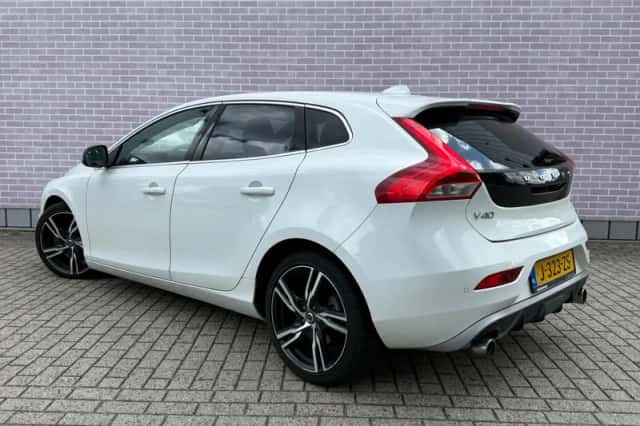 Volvo V40 (2017) thumbnail 4