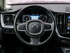 Volvo XC60 thumbnail 3